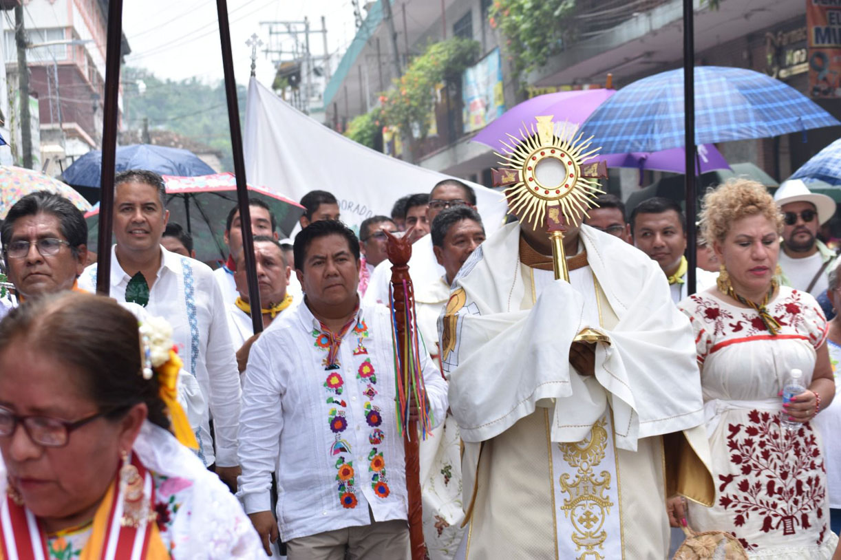 Papantla vive la fiesta de Corpus Christi - Diario Gráfico