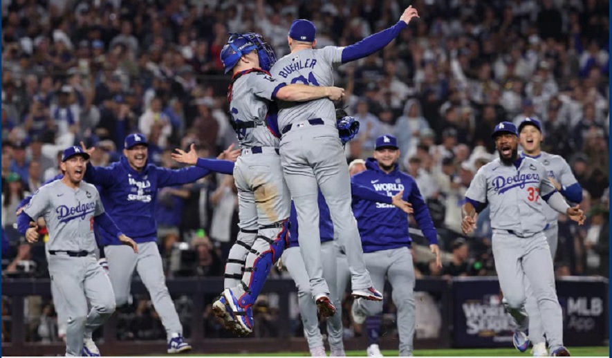 Aficionados exclamaron que ya estaba escrito que este título era para los queridos Dodgers de un Toro que los protege desde el cielo.Los Dodgers de Los Ángeles, se levantan con su título 8 en Serie